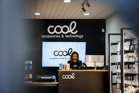 A Coruña y Valladolid, el desembarco de la franquicia COOL Accesorios llega por duplicado